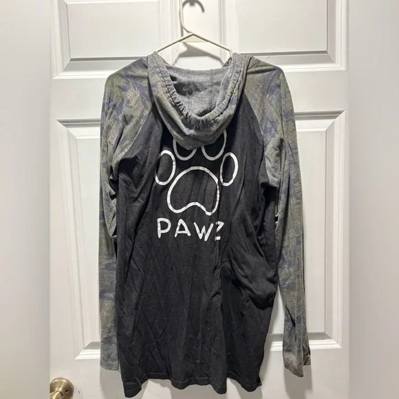 Paws Camo hooded long sleeve shirt​​​​ - Picture 4 of 4